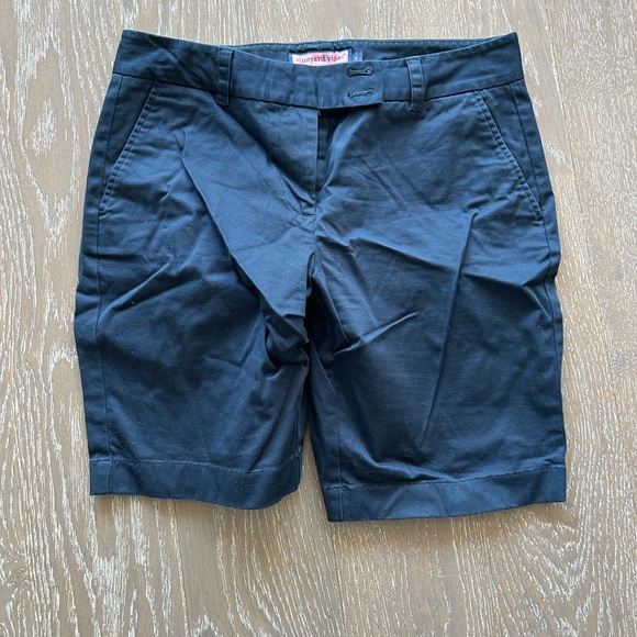Women’s Vineyard Vines Bermuda Shorts - Size 6 - Worn Once! - Picture 1 of 7